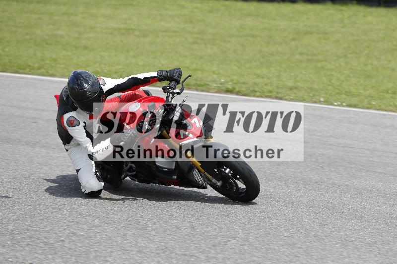 /Archiv-2024/29 12.06.2024 MOTO.CH Track Day ADR/Gruppe blau/71